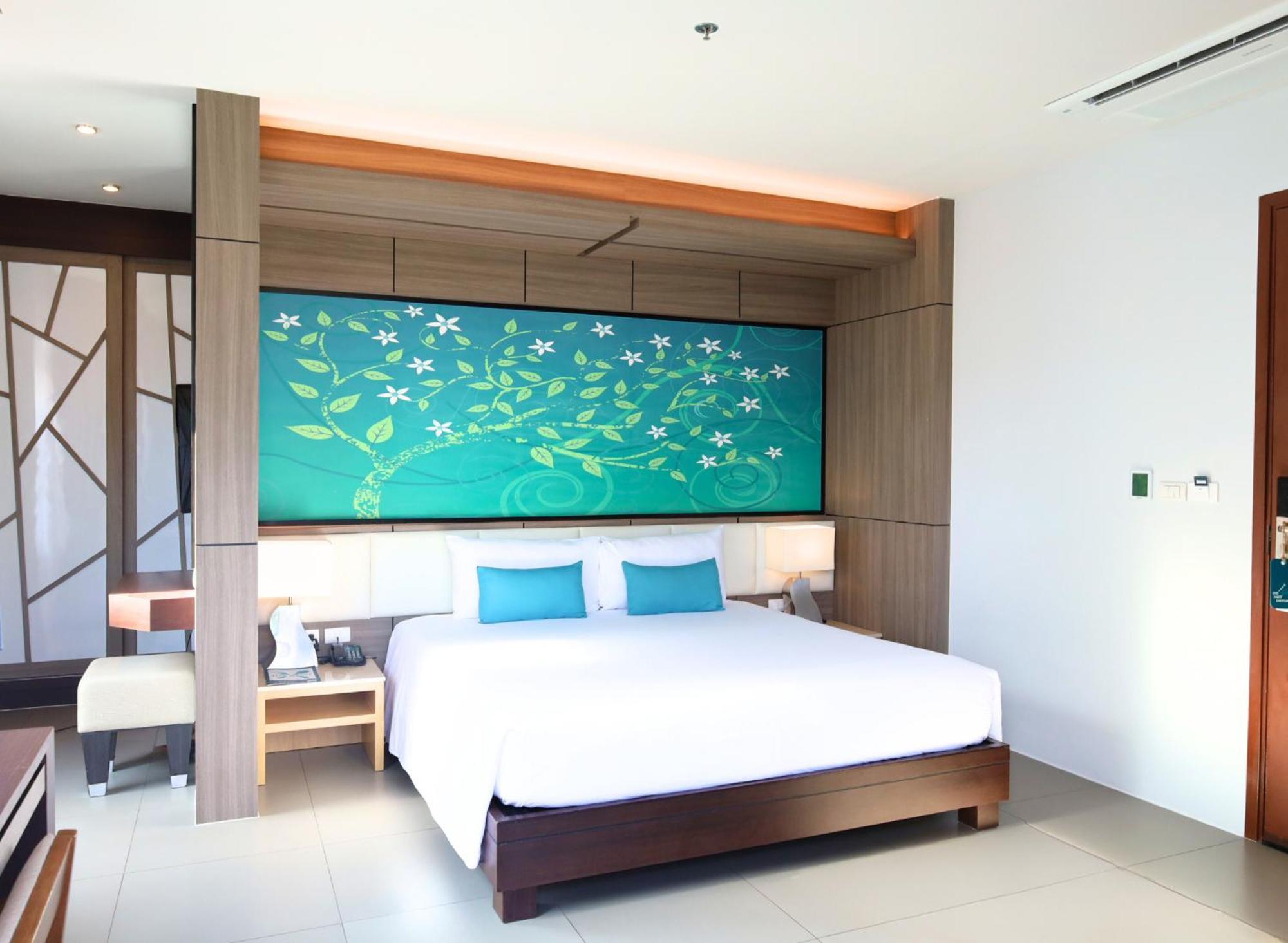 The Marina Phuket Hotel - Sha Extra Plus Patong Esterno foto